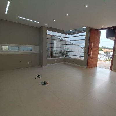 Casa Residencial com 268m², 3 quartos, 1 suíte, 2 garagens, no bairro Pedra Branca em Palhoça