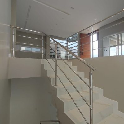 Casa Residencial com 268m², 3 quartos, 1 suíte, 2 garagens, no bairro Pedra Branca em Palhoça