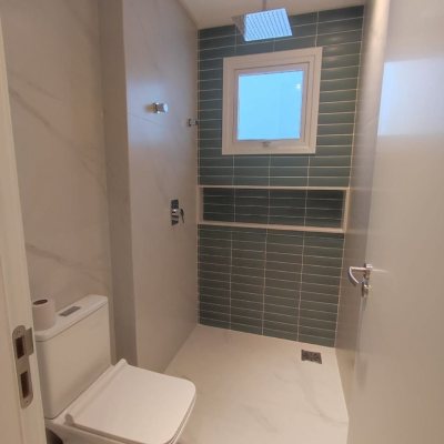 Casa Residencial com 268m², 3 quartos, 1 suíte, 2 garagens, no bairro Pedra Branca em Palhoça