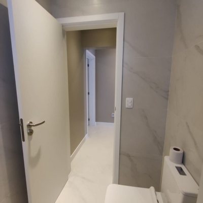 Casa Residencial com 268m², 3 quartos, 1 suíte, 2 garagens, no bairro Pedra Branca em Palhoça