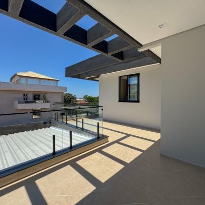 Casa em Condomínio com 225m², 4 quartos, 4 suítes, 3 garagens, no bairro Ingleses do Rio Vermelho em Florianópolis