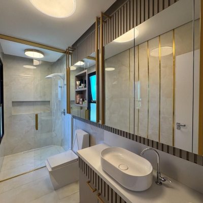 Casa em Condomínio com 225m², 4 quartos, 4 suítes, 3 garagens, no bairro Ingleses do Rio Vermelho em Florianópolis