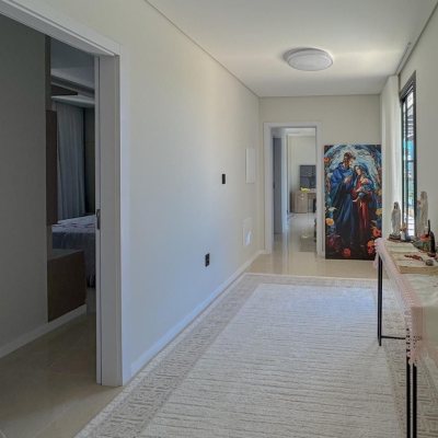 Casa em Condomínio com 225m², 4 quartos, 4 suítes, 3 garagens, no bairro Ingleses do Rio Vermelho em Florianópolis