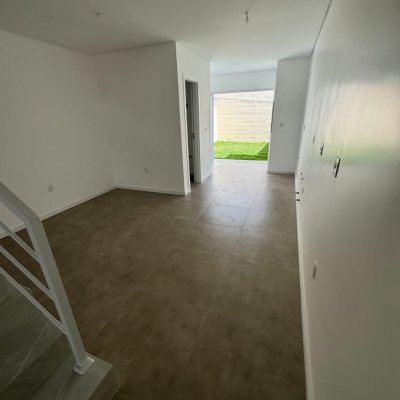 Casa Residencial com 133m², 2 quartos, 2 suítes, 1 garagem, no bairro Ingleses do Rio Vermelho em Florianópolis