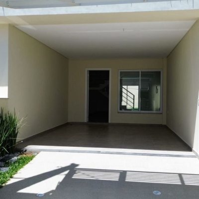 Casa Residencial com 133m², 2 quartos, 2 suítes, 1 garagem, no bairro Ingleses do Rio Vermelho em Florianópolis