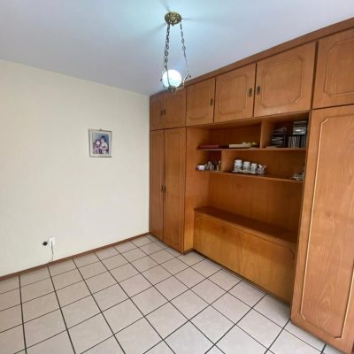 Apartamentos com 122m², 3 quartos, 1 suíte, 1 garagem, no bairro Centro em Florianópolis