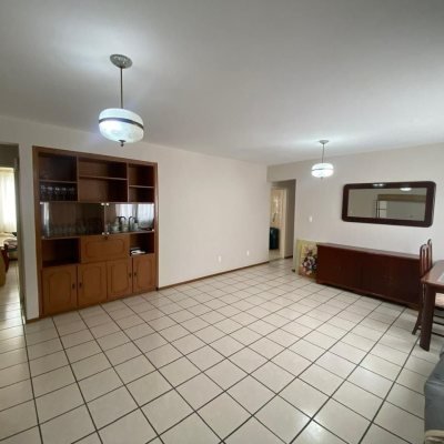 Apartamentos com 122m², 3 quartos, 1 suíte, 1 garagem, no bairro Centro em Florianópolis
