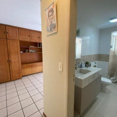 Apartamentos com 122m², 3 quartos, 1 suíte, 1 garagem, no bairro Centro em Florianópolis