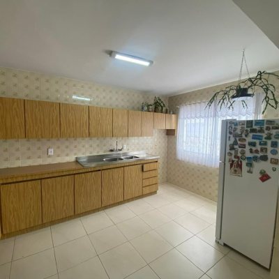 Apartamentos com 122m², 3 quartos, 1 suíte, 1 garagem, no bairro Centro em Florianópolis