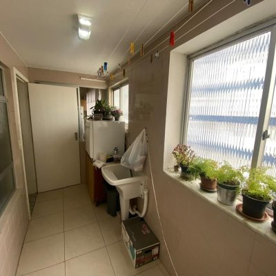 Apartamentos com 122m², 3 quartos, 1 suíte, 1 garagem, no bairro Centro em Florianópolis