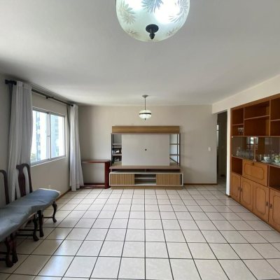 Apartamentos com 122m², 3 quartos, 1 suíte, 1 garagem, no bairro Centro em Florianópolis