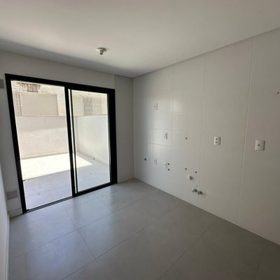 Loft com 49m², 1 quarto, 1 suíte, 1 garagem, no bairro Centro em Florianópolis