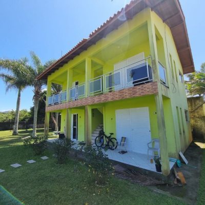 Pousada com 200m², 7 quartos, 5 garagens, no bairro Barra Da Lagoa em Florianópolis