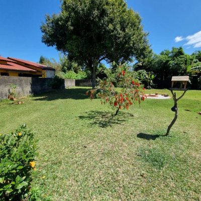 Pousada com 200m², 7 quartos, 5 garagens, no bairro Barra Da Lagoa em Florianópolis