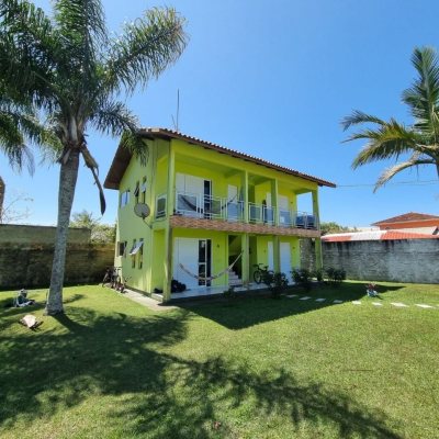 Pousada com 200m², 7 quartos, 5 garagens, no bairro Barra Da Lagoa em Florianópolis