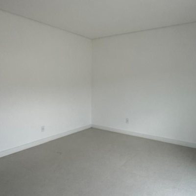 Casa Residencial com 199m², 3 quartos, 3 suítes, 2 garagens, no bairro Córrego Grande em Florianópolis