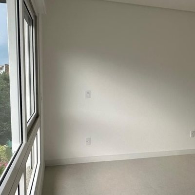 Casa Residencial com 199m², 3 quartos, 3 suítes, 2 garagens, no bairro Córrego Grande em Florianópolis