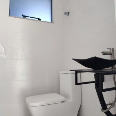 Casa Residencial com 102m², 3 quartos, 1 suíte, 2 garagens, no bairro Forquilhas em São José