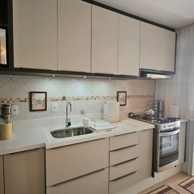 Apartamentos com 90m², 2 quartos, 2 suítes, 1 garagem, no bairro Canasvieiras em Florianópolis