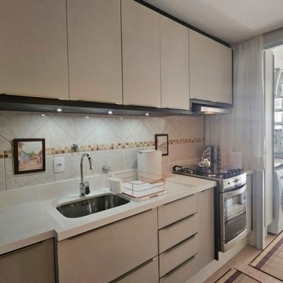 Apartamentos com 90m², 2 quartos, 2 suítes, 1 garagem, no bairro Canasvieiras em Florianópolis