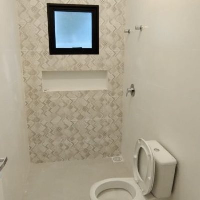 Casa em Condomínio com 137m², 3 quartos, 1 suíte, 2 garagens, no bairro Praia De Fora em Palhoça