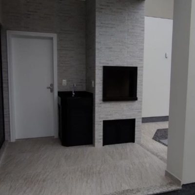 Casa em Condomínio com 137m², 3 quartos, 1 suíte, 2 garagens, no bairro Praia De Fora em Palhoça