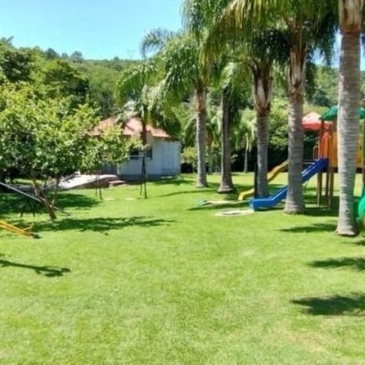 Casa em Condomínio com 137m², 3 quartos, 1 suíte, 2 garagens, no bairro Praia De Fora em Palhoça