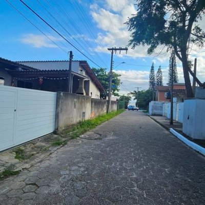 Casa em Condomínio com 240m², 4 quartos, 3 suítes, 1 garagem, no bairro Sambaqui em Florianópolis