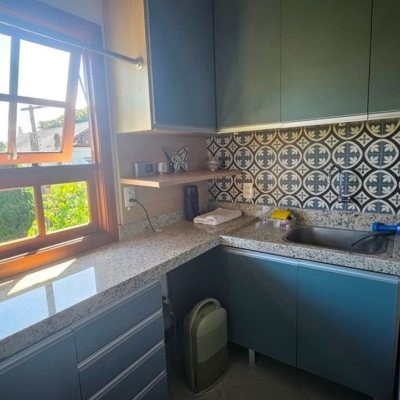 Casa em Condomínio com 240m², 4 quartos, 3 suítes, 1 garagem, no bairro Sambaqui em Florianópolis