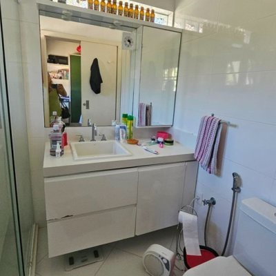 Casa em Condomínio com 240m², 4 quartos, 3 suítes, 1 garagem, no bairro Sambaqui em Florianópolis