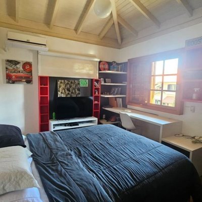 Casa em Condomínio com 240m², 4 quartos, 3 suítes, 1 garagem, no bairro Sambaqui em Florianópolis