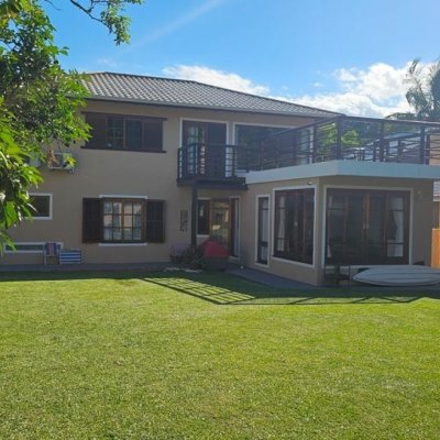 Casa em Condomínio com 240m², 4 quartos, 3 suítes, 1 garagem, no bairro Sambaqui em Florianópolis