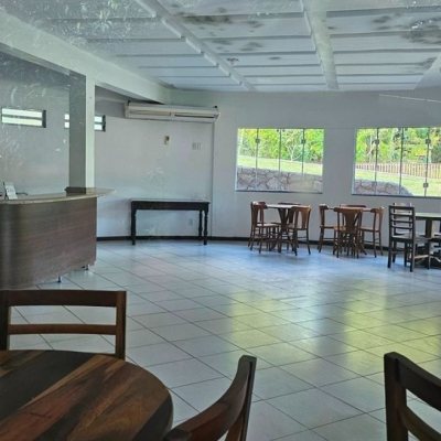 Casa em Condomínio com 240m², 4 quartos, 3 suítes, 1 garagem, no bairro Sambaqui em Florianópolis