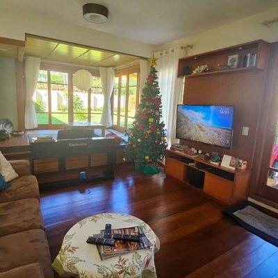 Casa em Condomínio com 240m², 4 quartos, 3 suítes, 1 garagem, no bairro Sambaqui em Florianópolis