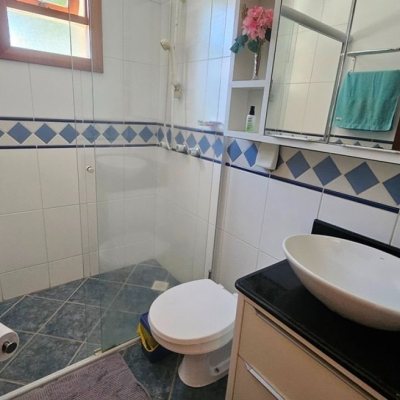 Casa em Condomínio com 240m², 4 quartos, 3 suítes, 1 garagem, no bairro Sambaqui em Florianópolis