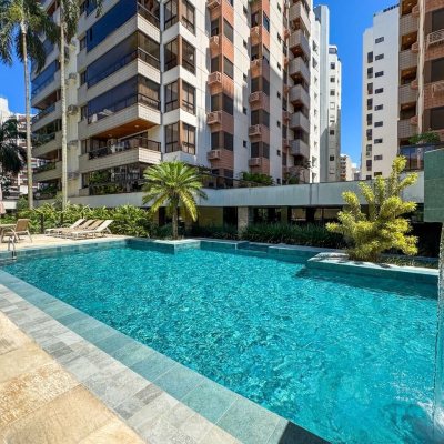 Apartamentos com 325m², 4 quartos, 2 suítes, 3 garagens, no bairro Centro em Florianópolis