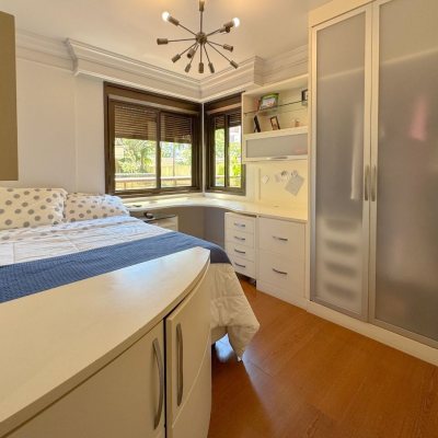 Apartamentos com 325m², 4 quartos, 2 suítes, 3 garagens, no bairro Centro em Florianópolis