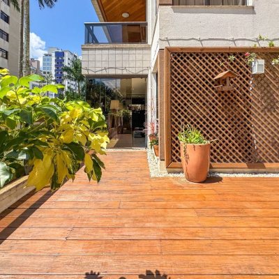 Apartamentos com 325m², 4 quartos, 2 suítes, 3 garagens, no bairro Centro em Florianópolis