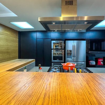 Apartamentos com 325m², 4 quartos, 2 suítes, 3 garagens, no bairro Centro em Florianópolis