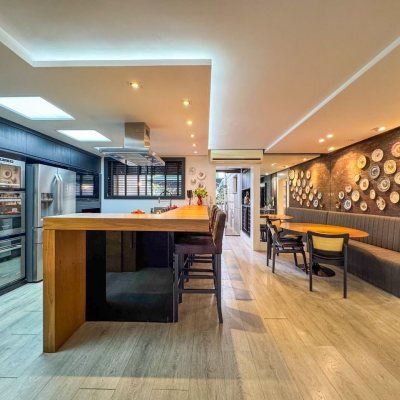 Apartamentos com 325m², 4 quartos, 2 suítes, 3 garagens, no bairro Centro em Florianópolis