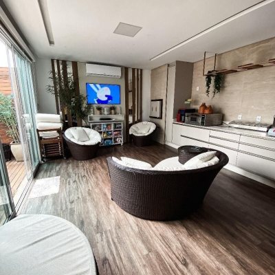 Casa Residencial com 205m², 3 quartos, 3 suítes, 3 garagens, no bairro Ingleses em Florianópolis