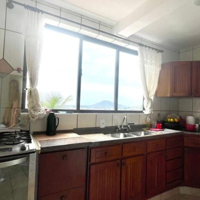 Casa Residencial com 458m², 4 quartos, no bairro Vargem Do Bom Jesus em Florianópolis