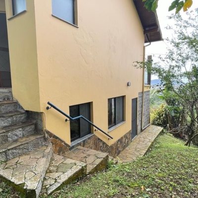 Casa Residencial com 458m², 4 quartos, no bairro Vargem Do Bom Jesus em Florianópolis