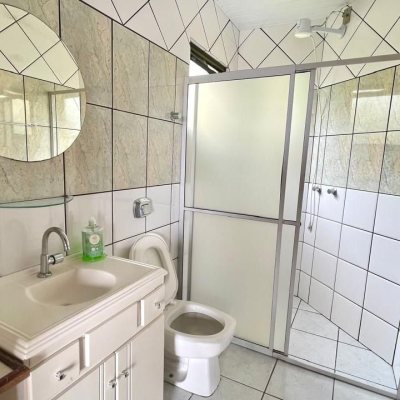 Casa Residencial com 458m², 4 quartos, no bairro Vargem Do Bom Jesus em Florianópolis