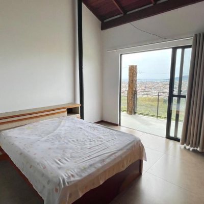 Casa Residencial com 458m², 4 quartos, no bairro Vargem Do Bom Jesus em Florianópolis