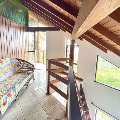 Casa Residencial com 458m², 4 quartos, no bairro Vargem Do Bom Jesus em Florianópolis