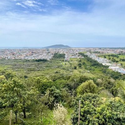 Casa Residencial com 458m², 4 quartos, no bairro Vargem Do Bom Jesus em Florianópolis