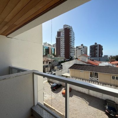 Apartamentos com 65m², 2 quartos, 1 suíte, 1 garagem, no bairro Agronômica em Florianópolis
