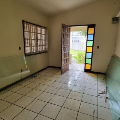 Casa Residencial com 150m², 2 quartos, 2 garagens, no bairro Ingleses do Rio Vermelho em Florianópolis