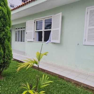 Casa Residencial com 200m², 4 quartos, 1 suíte, 3 garagens, no bairro Nossa Senhora Do Rosário em São José